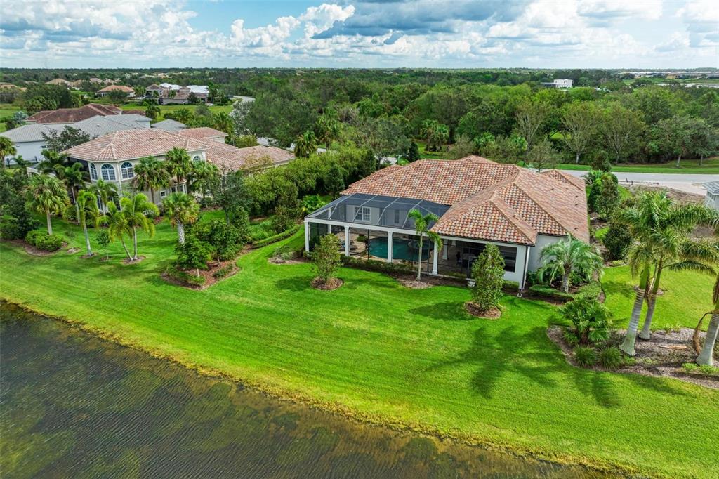 FOUNDERS CLUB - Residential