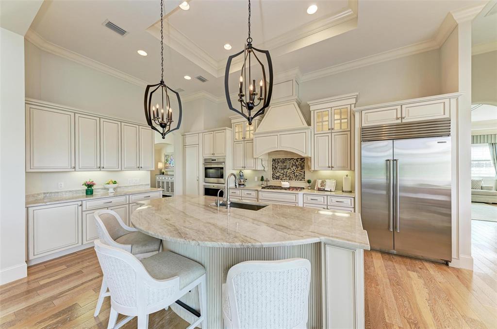 FOUNDERS CLUB - Residential