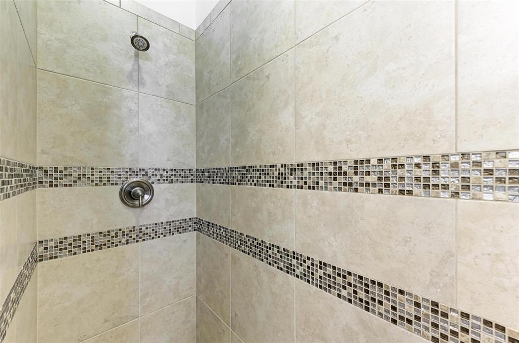 FOUNDERS CLUB - Residential