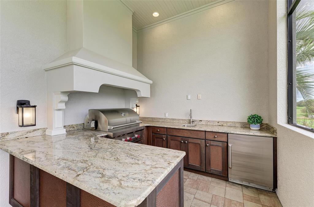 FOUNDERS CLUB - Residential