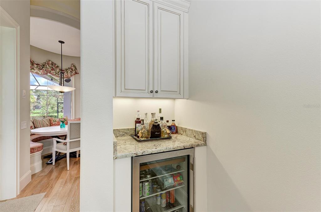 FOUNDERS CLUB - Residential