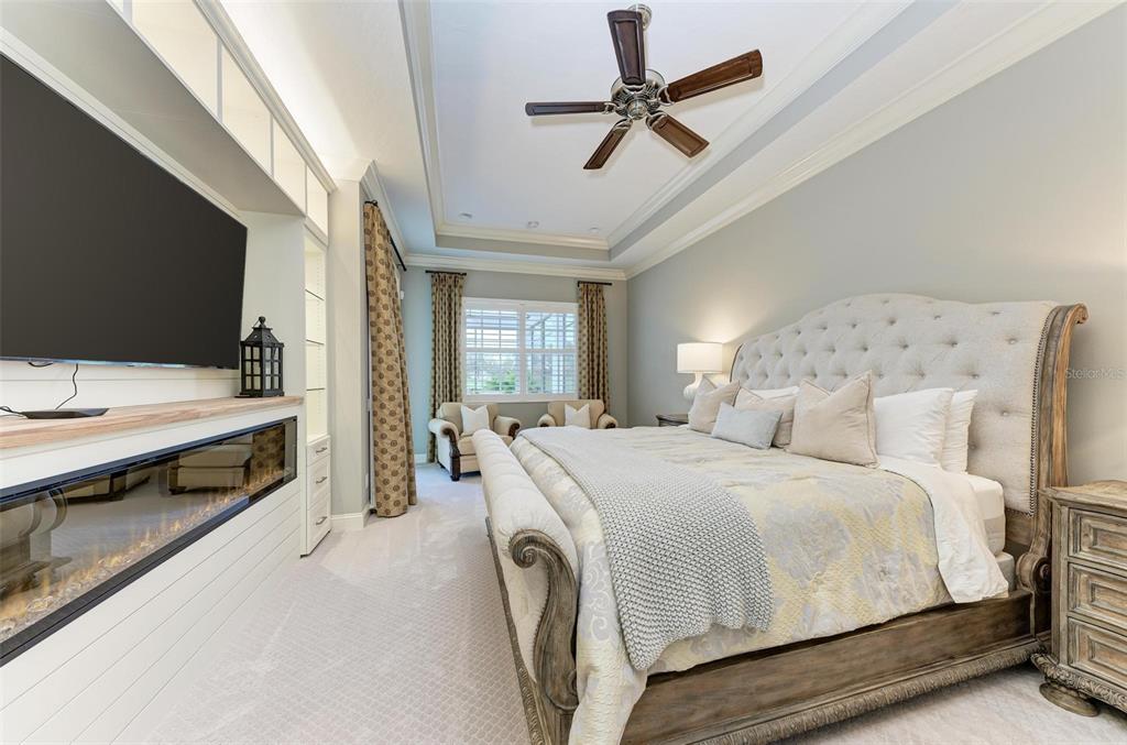 FOUNDERS CLUB - Residential