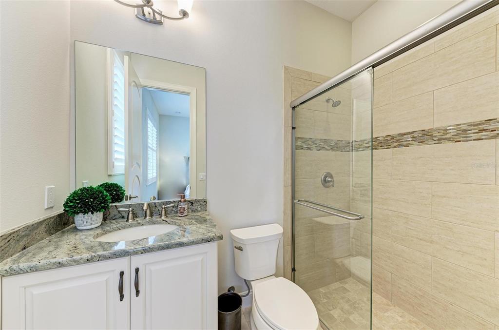 FOUNDERS CLUB - Residential