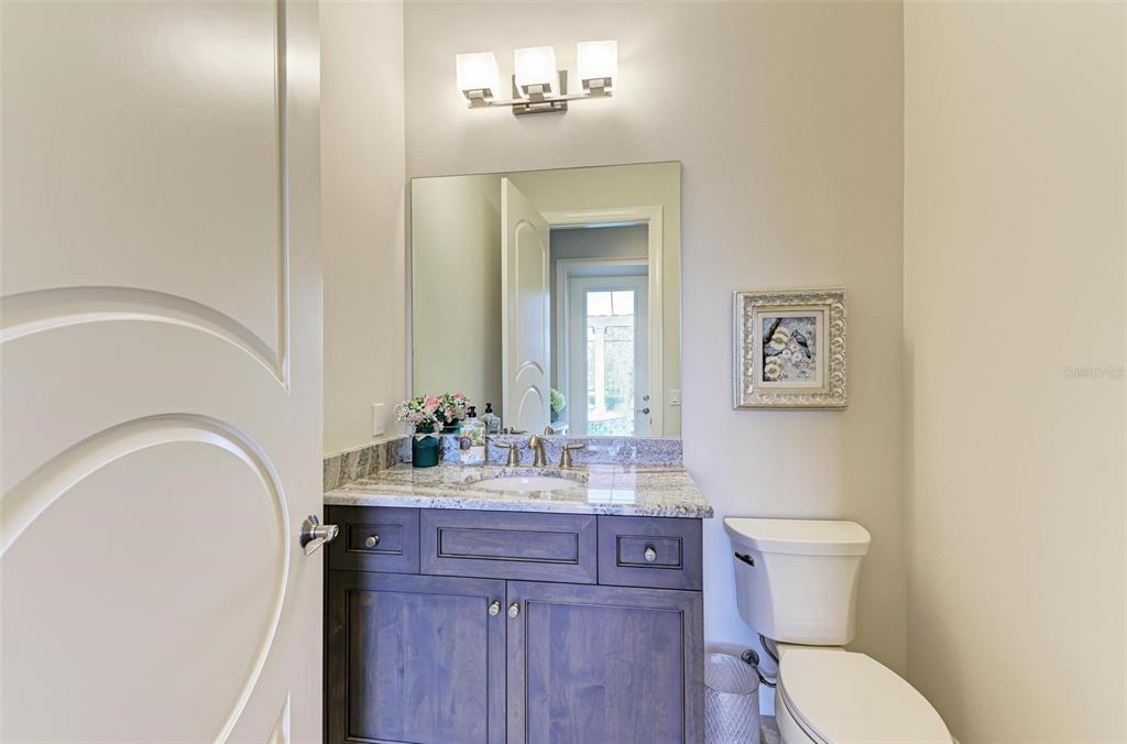 FOUNDERS CLUB - Residential