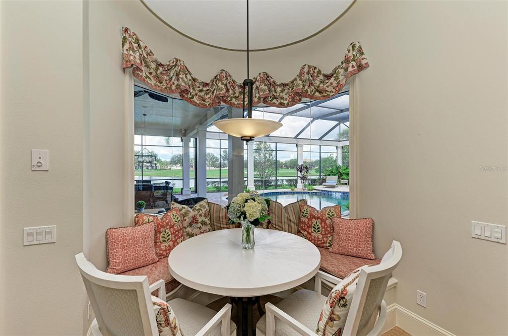 FOUNDERS CLUB - Residential