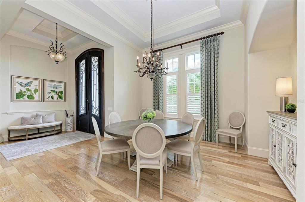 FOUNDERS CLUB - Residential