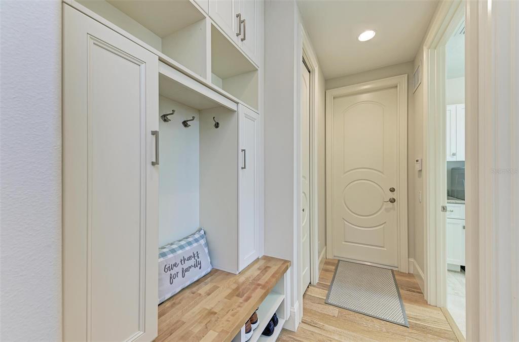 FOUNDERS CLUB - Residential