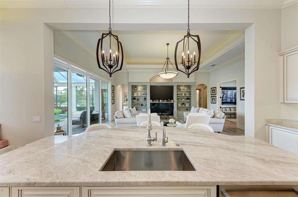 FOUNDERS CLUB - Residential