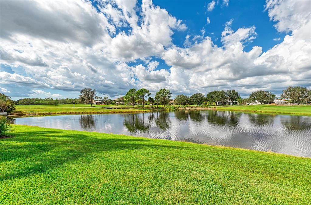 FOUNDERS CLUB - Residential