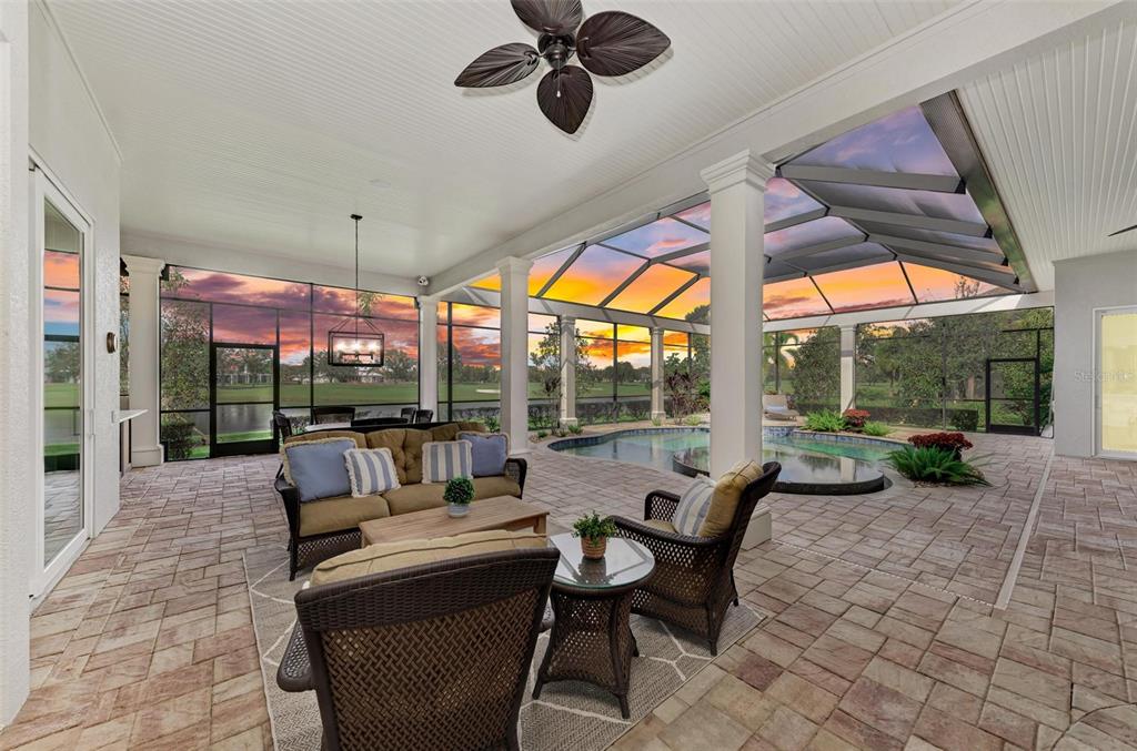 FOUNDERS CLUB - Residential