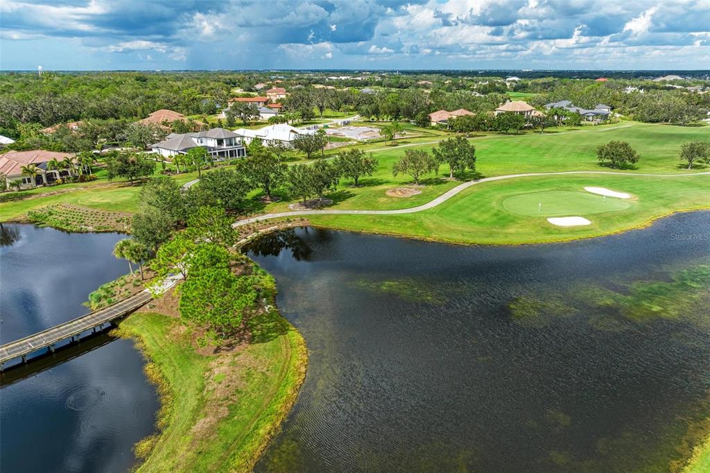 FOUNDERS CLUB - Residential