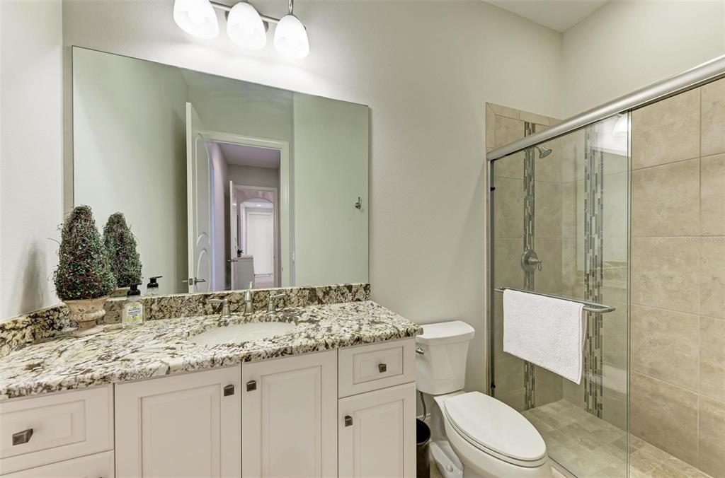 FOUNDERS CLUB - Residential