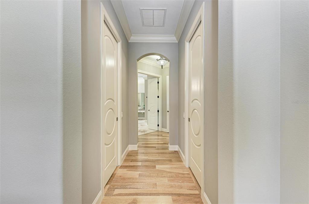 FOUNDERS CLUB - Residential