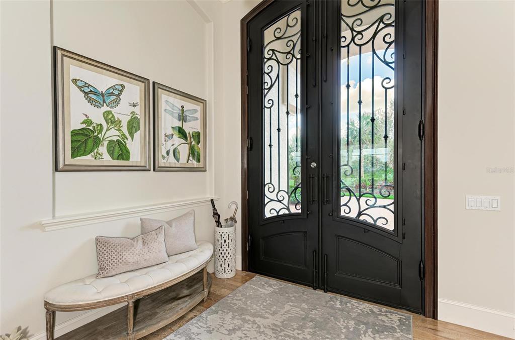 FOUNDERS CLUB - Residential