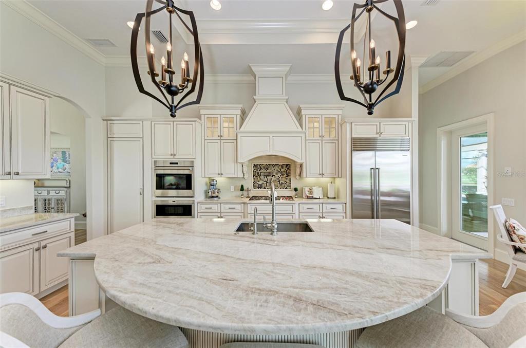 FOUNDERS CLUB - Residential