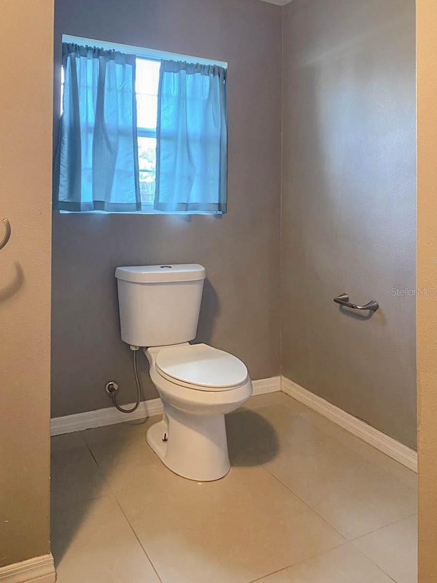 GOLDEN ACRES - Residential Lease