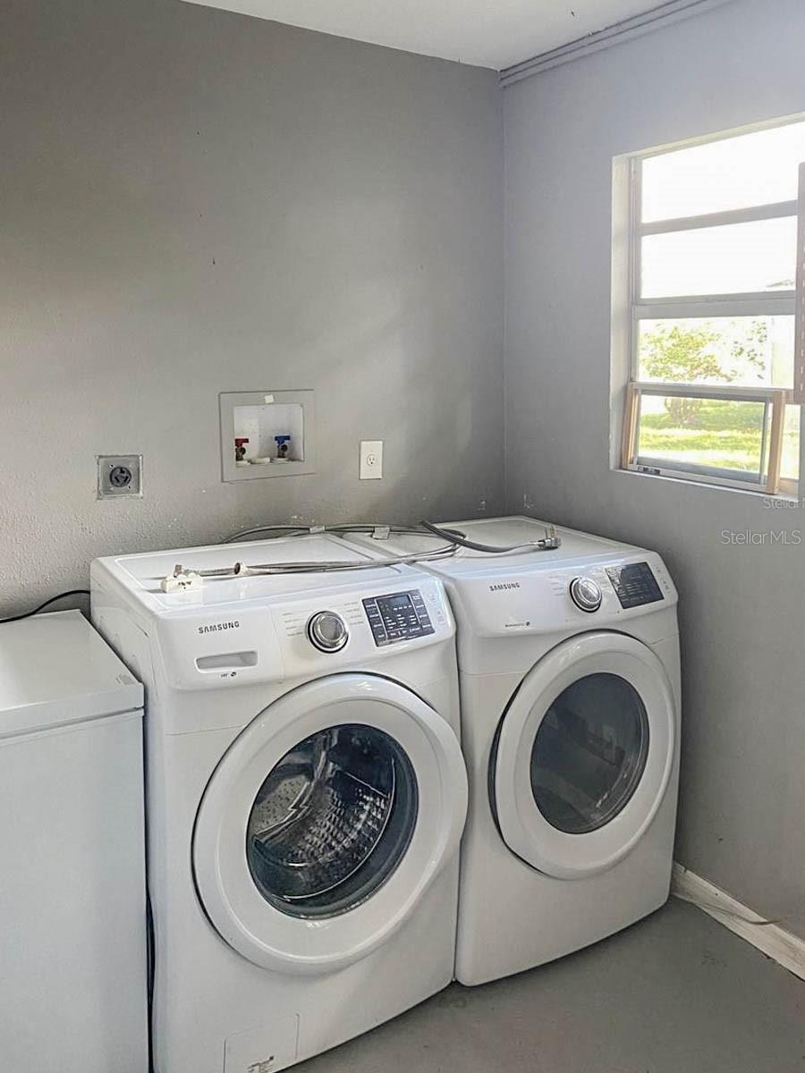 GOLDEN ACRES - Residential Lease