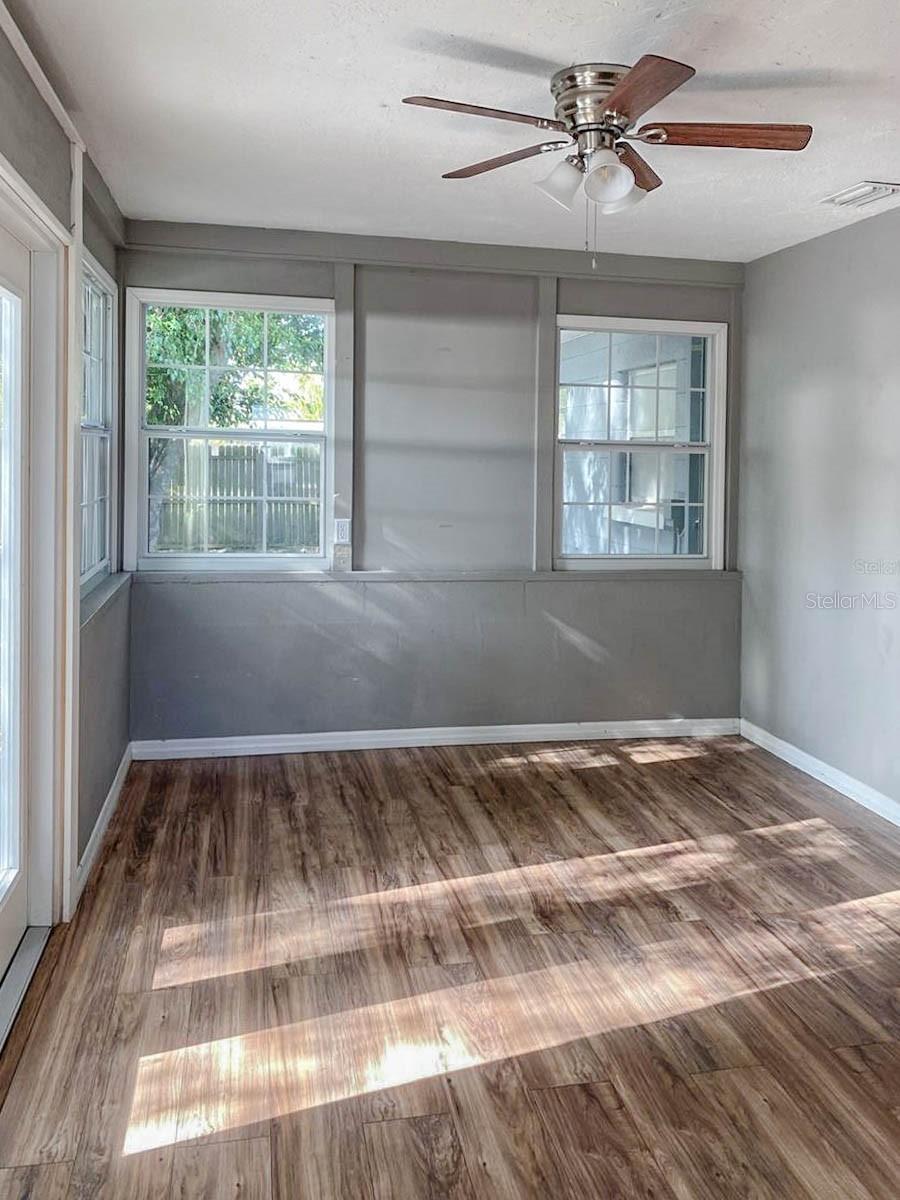 GOLDEN ACRES - Residential Lease