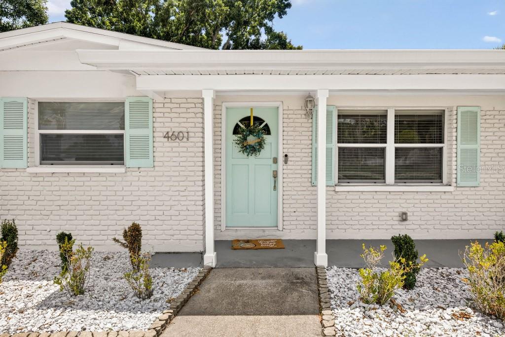Photo of 4601 S Clark Avenue, Tampa, FL 33611 (MLS # TB8535010)