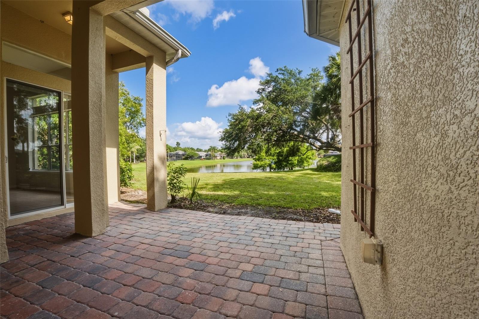RETREAT AT WEKIVA - Residential