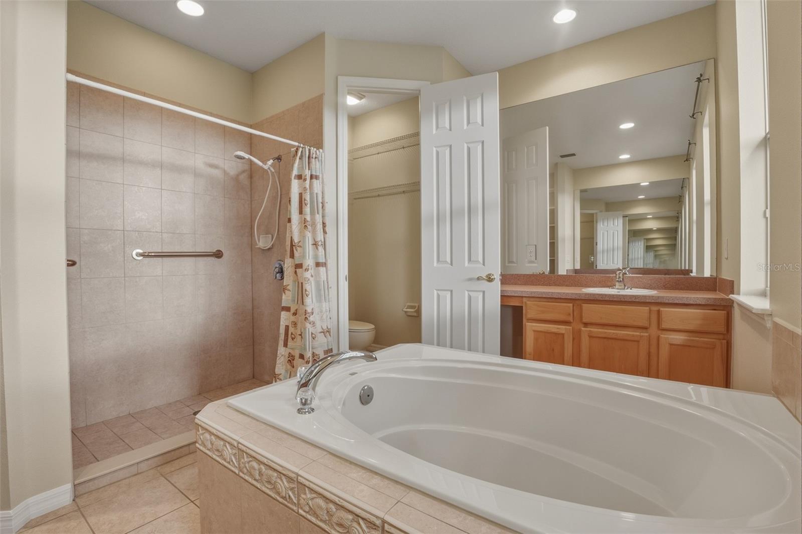 RETREAT AT WEKIVA - Residential