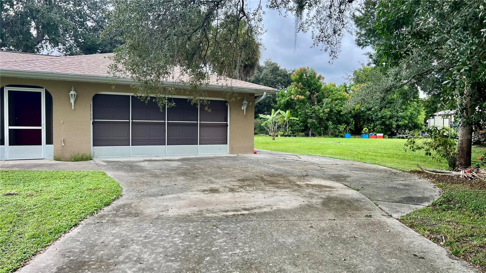 944 W TARPON BOULEVARD NW
