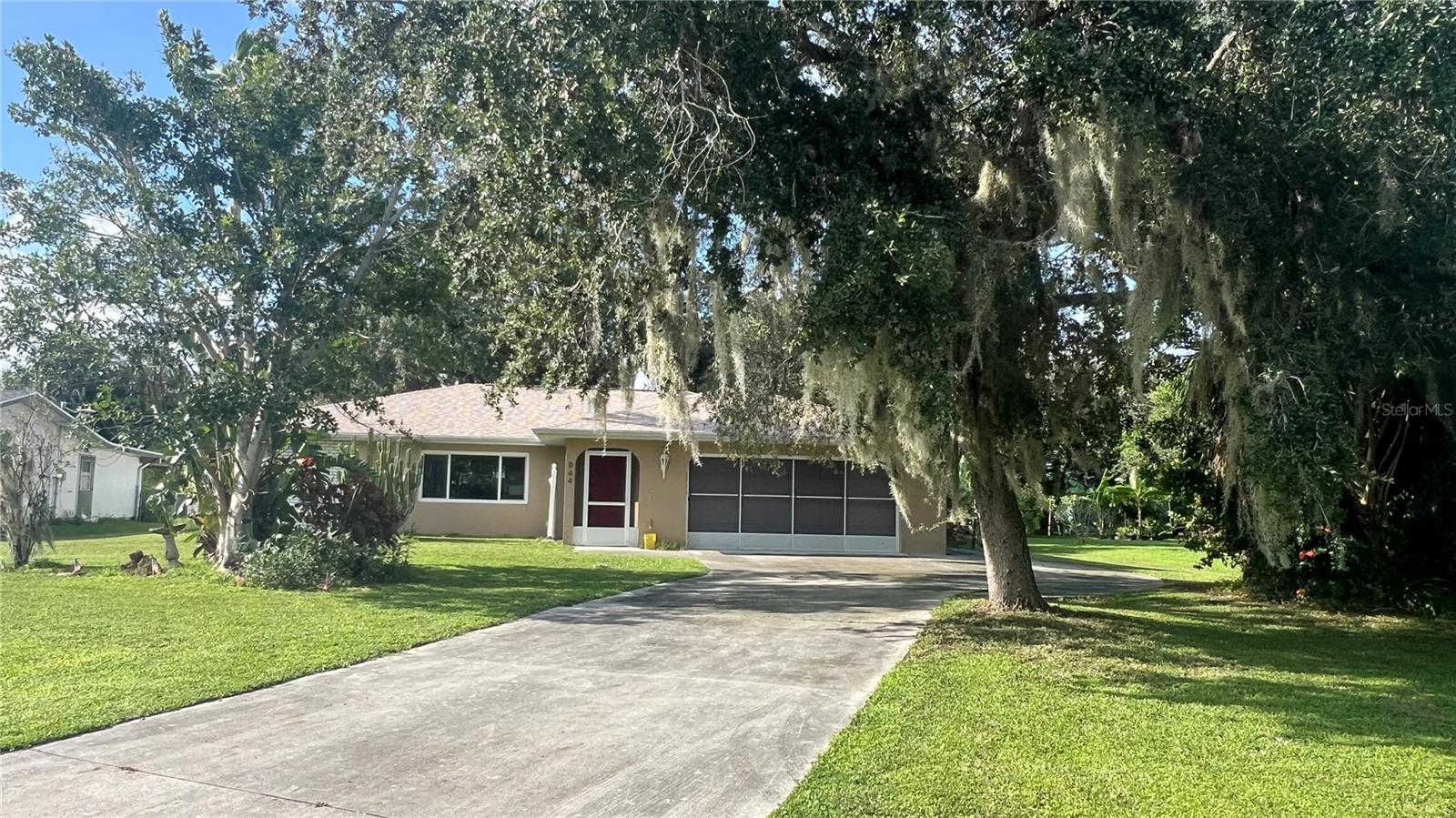 944 W TARPON BOULEVARD NW