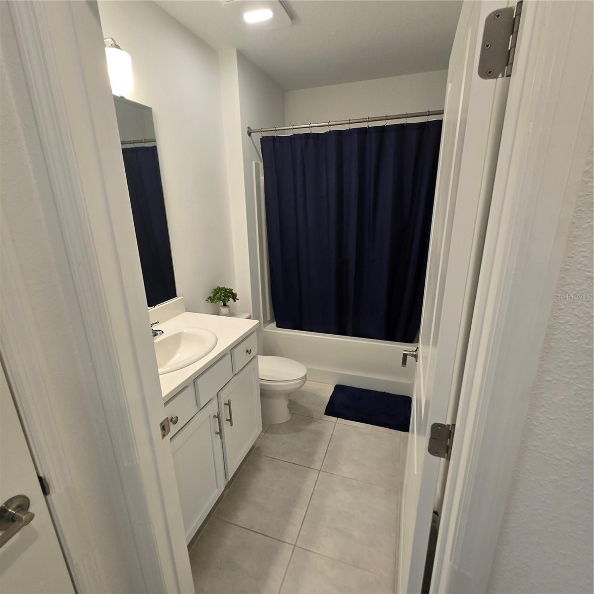 STEPPING STONE POD A PH 2 - Residential Lease