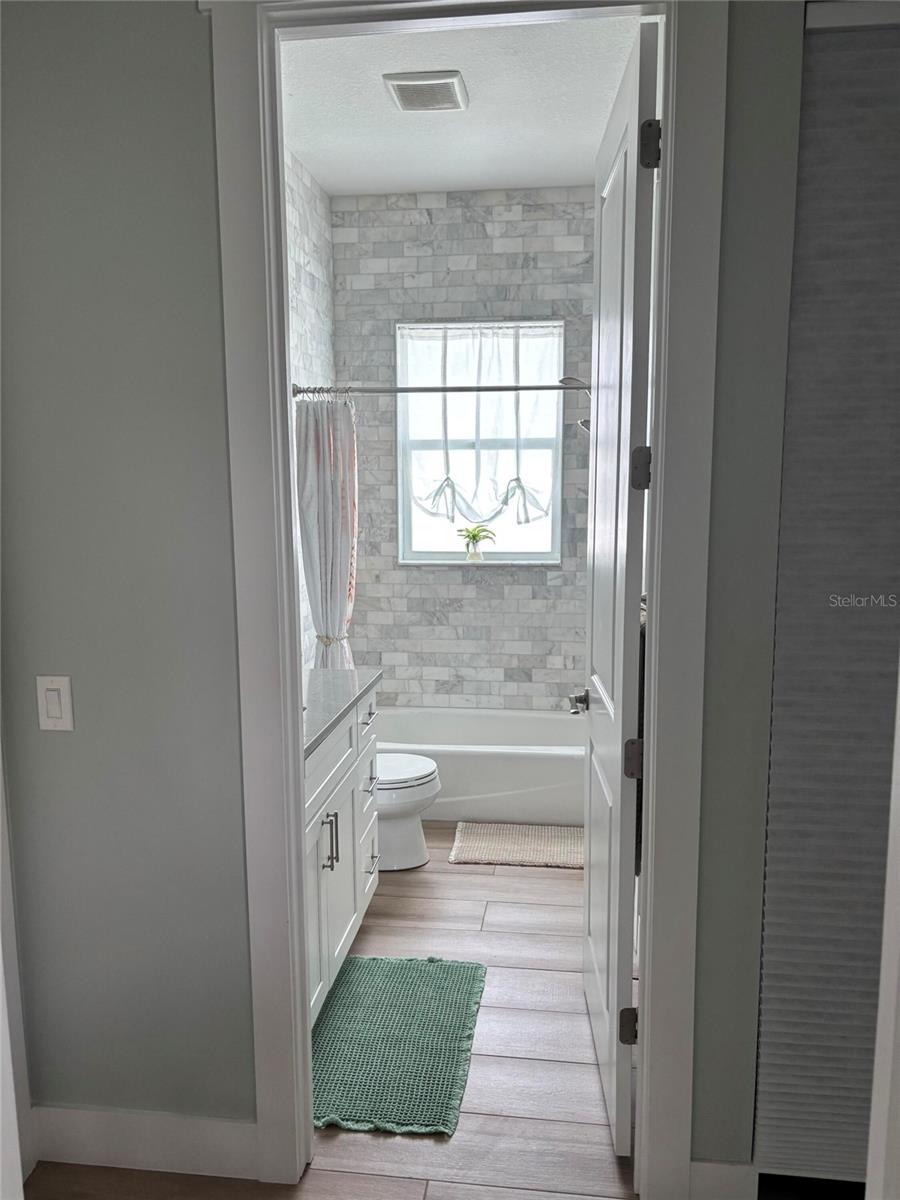 HIDDEN LAGOON PH II - Residential