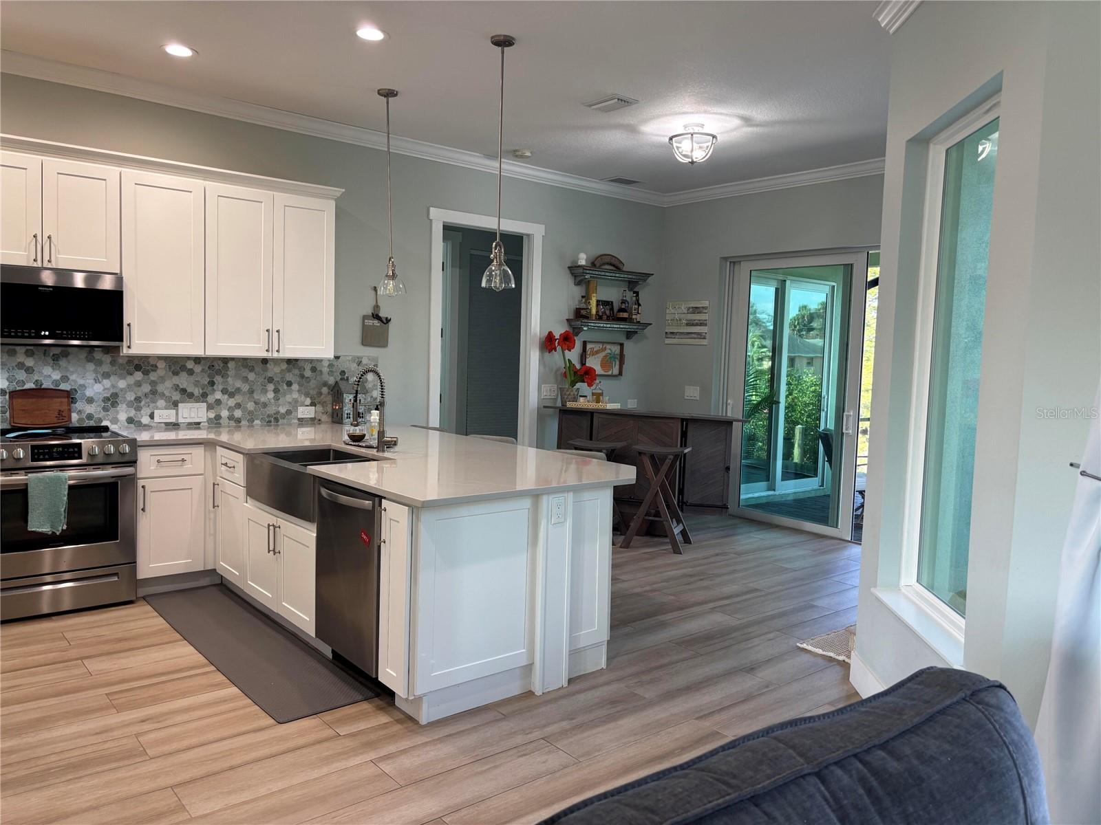 HIDDEN LAGOON PH II - Residential