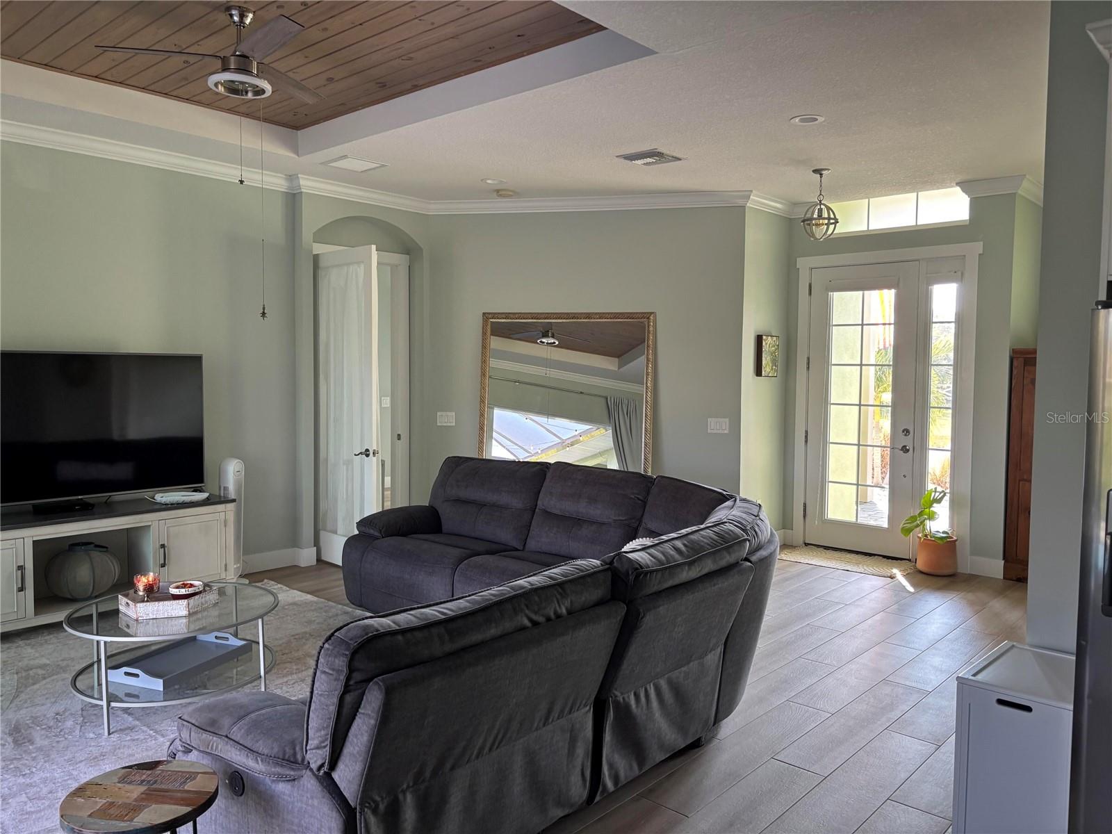 HIDDEN LAGOON PH II - Residential