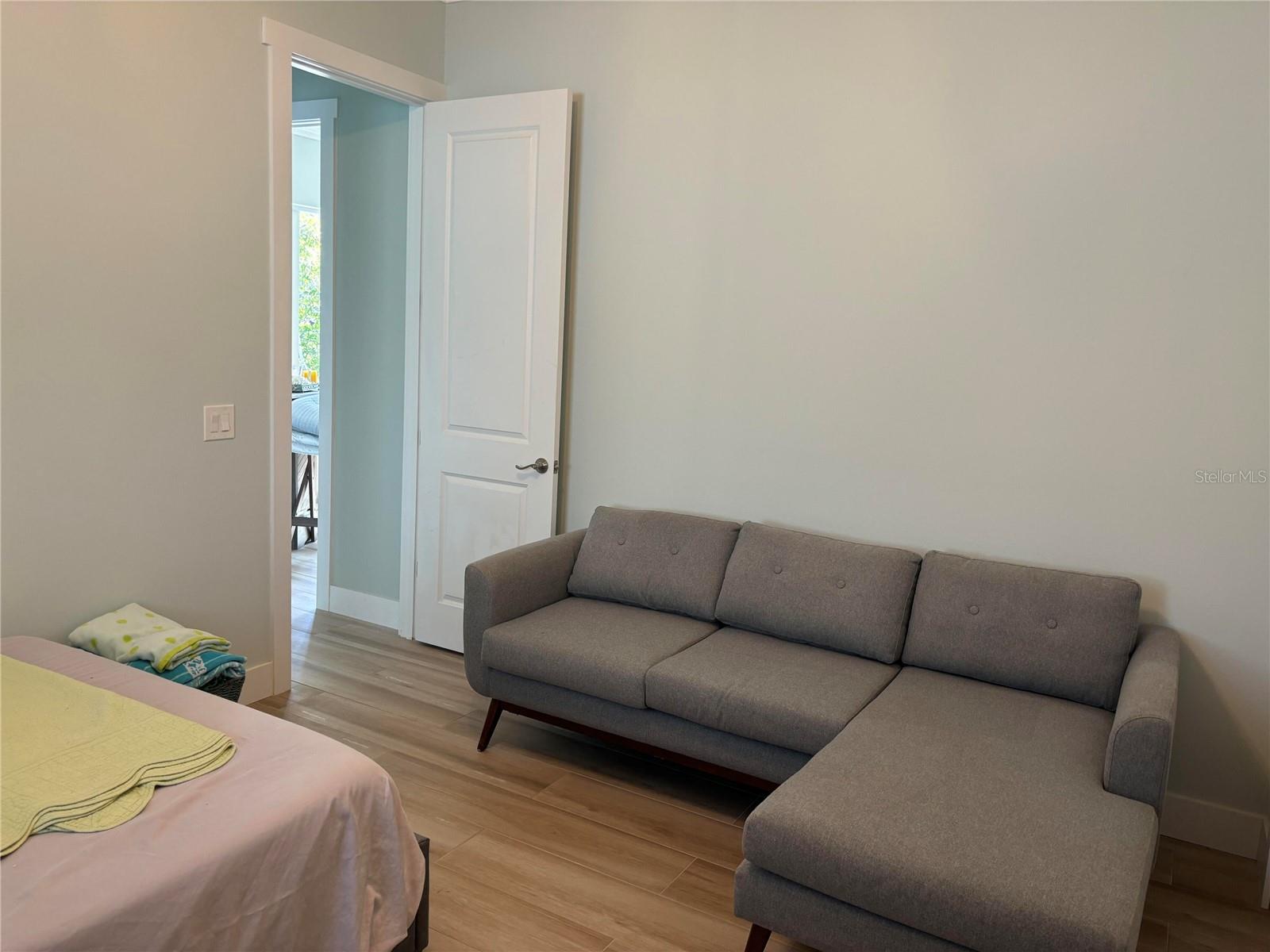 HIDDEN LAGOON PH II - Residential