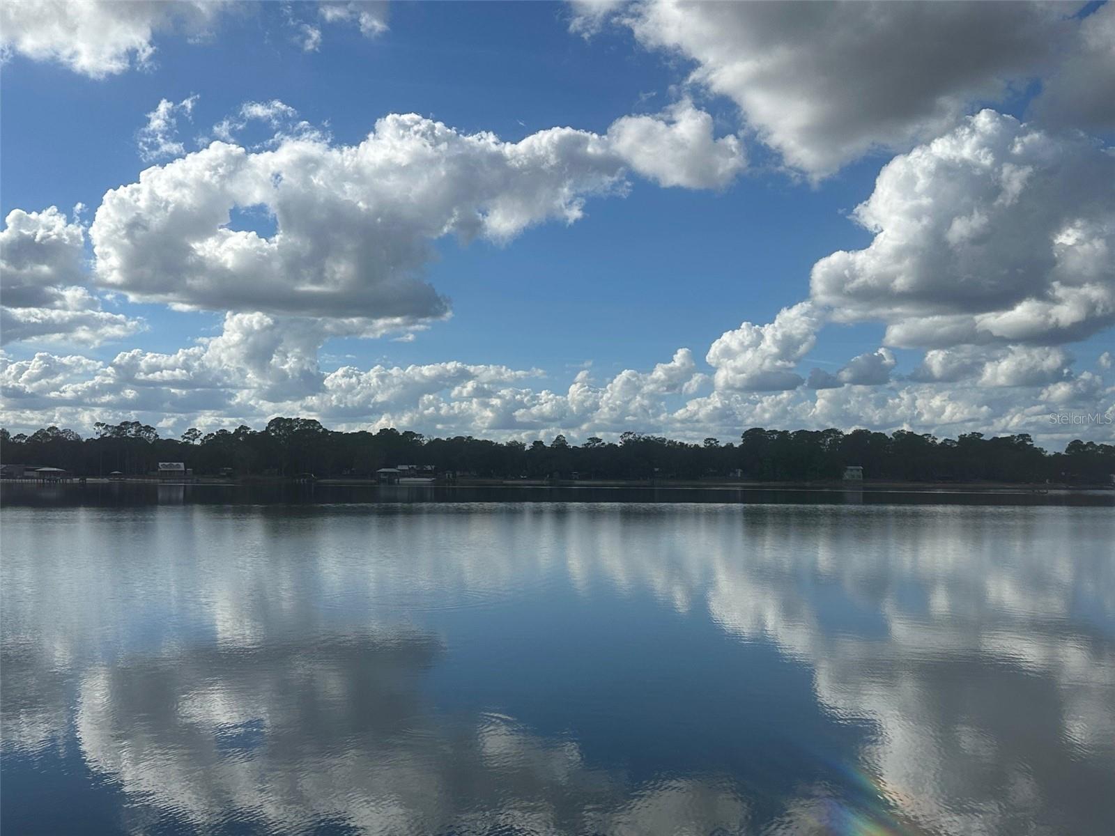 ISLAND LAKE ESTATE - Residential