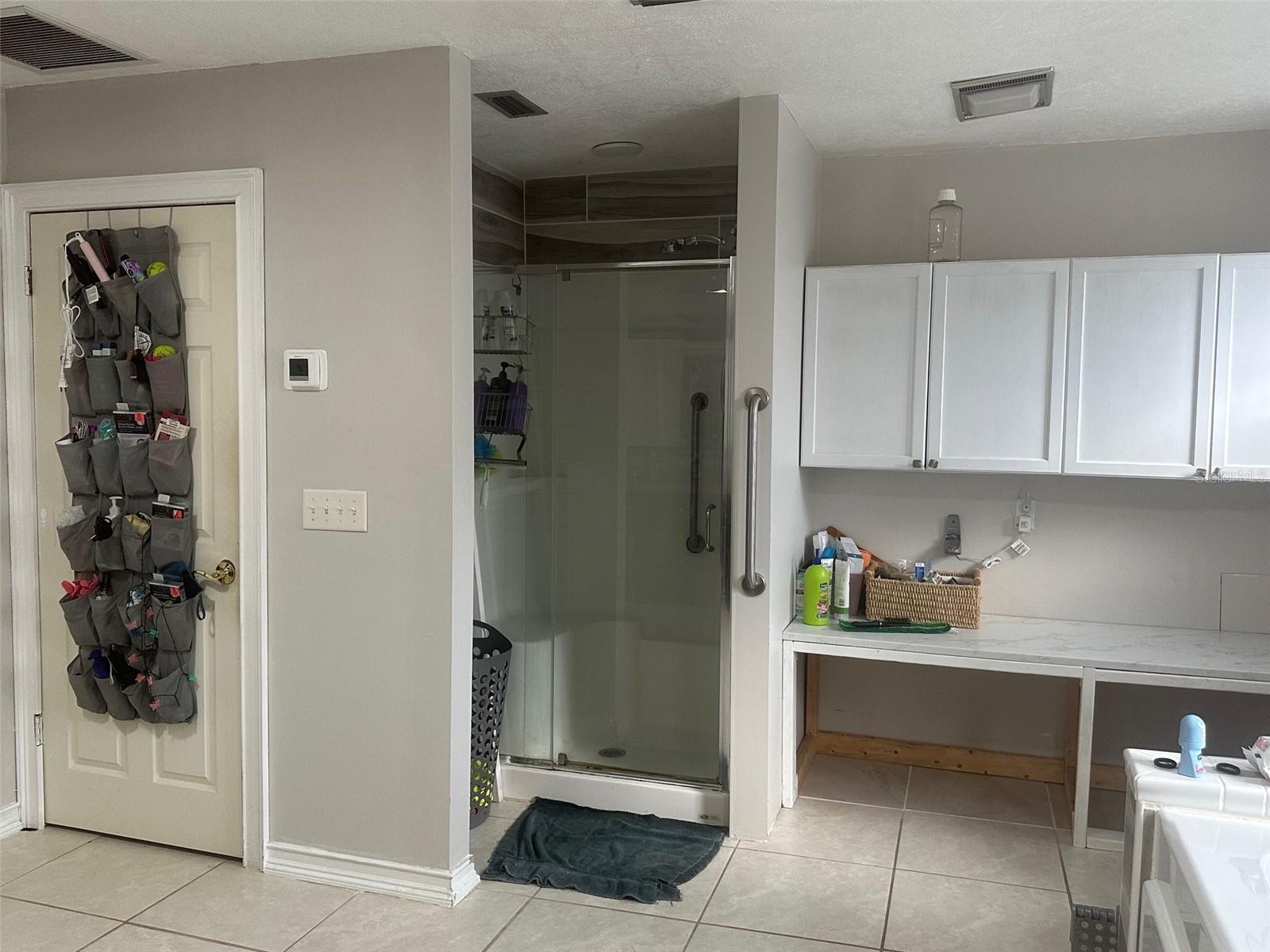 ISLAND LAKE ESTATE - Residential