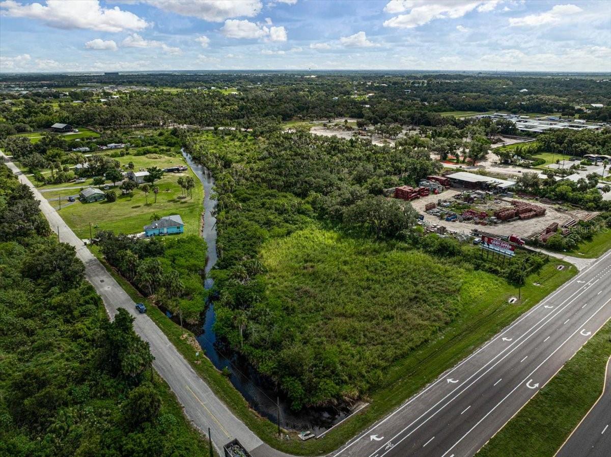 11208 US-41 N