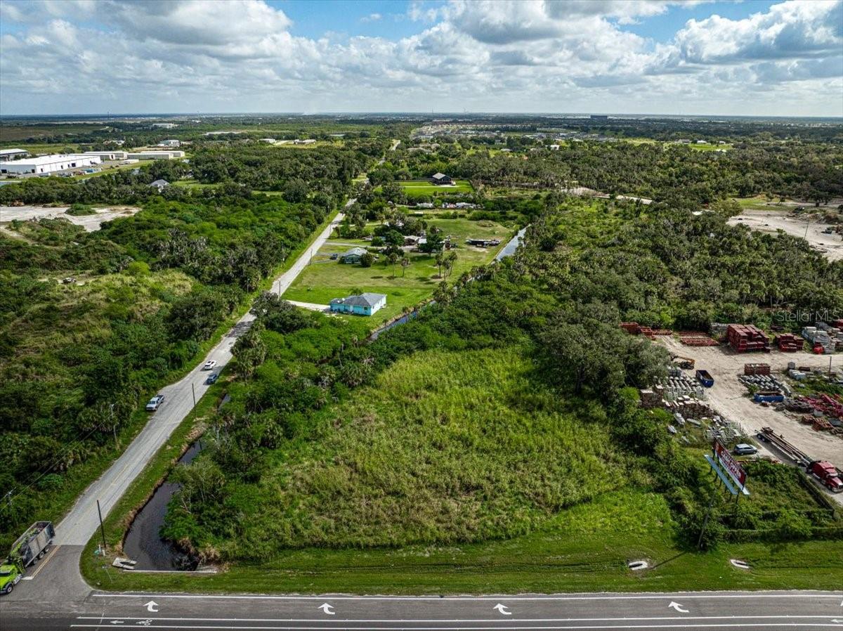 11208 US-41 N