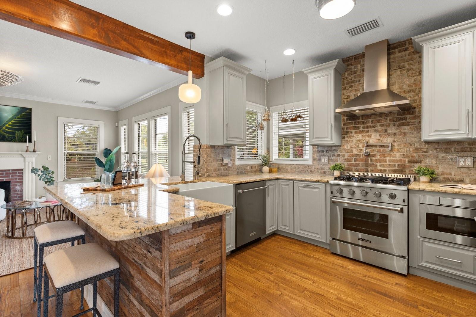 VERONICA HEIGHTS - Residential