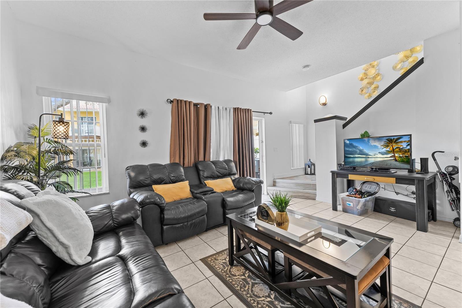 LAKE BERKLEY RESIDENCE - Residential