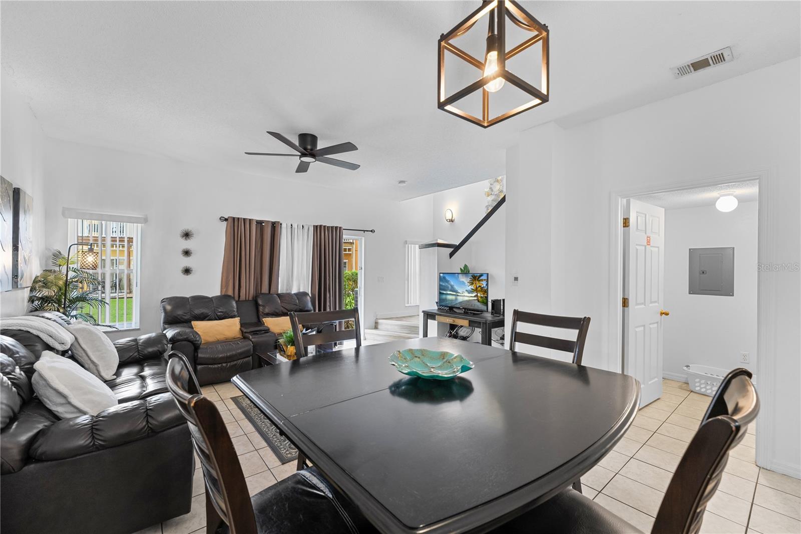 LAKE BERKLEY RESIDENCE - Residential