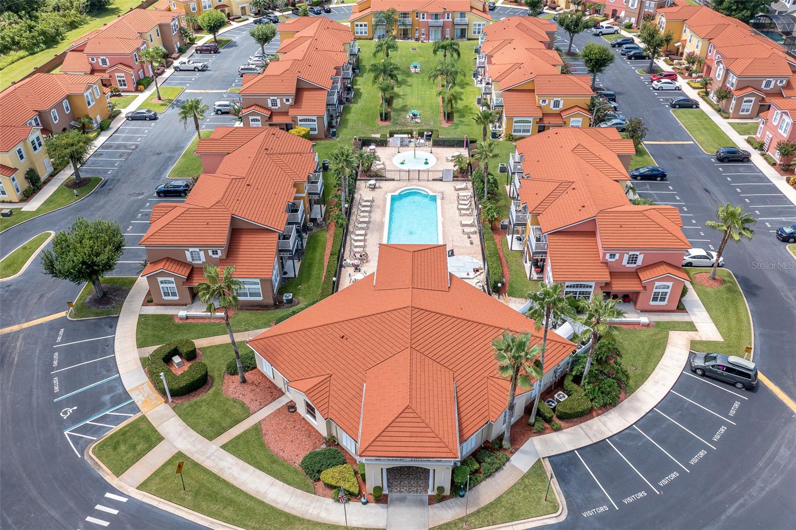 LAKE BERKLEY RESIDENCE - Residential