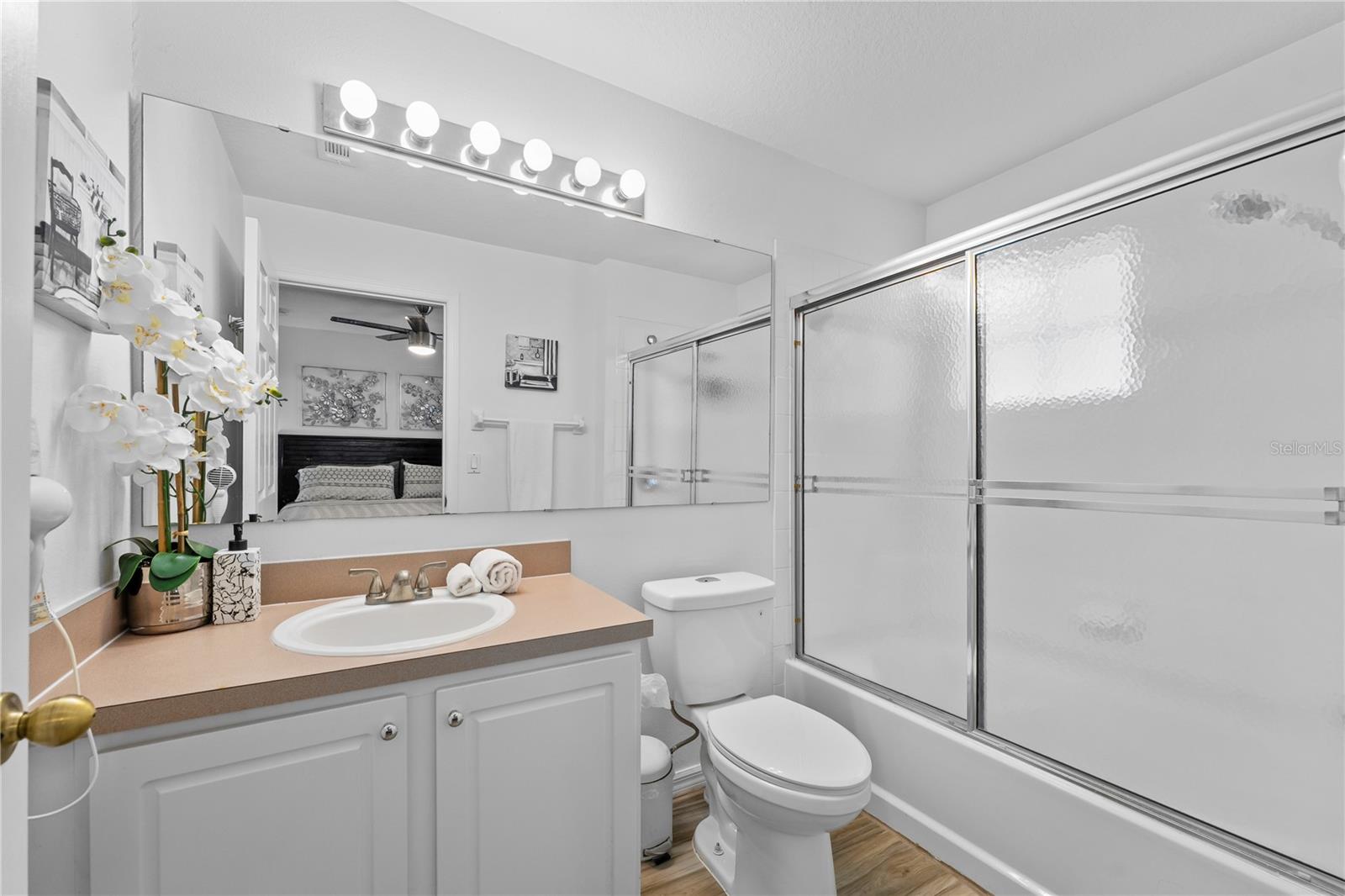 LAKE BERKLEY RESIDENCE - Residential