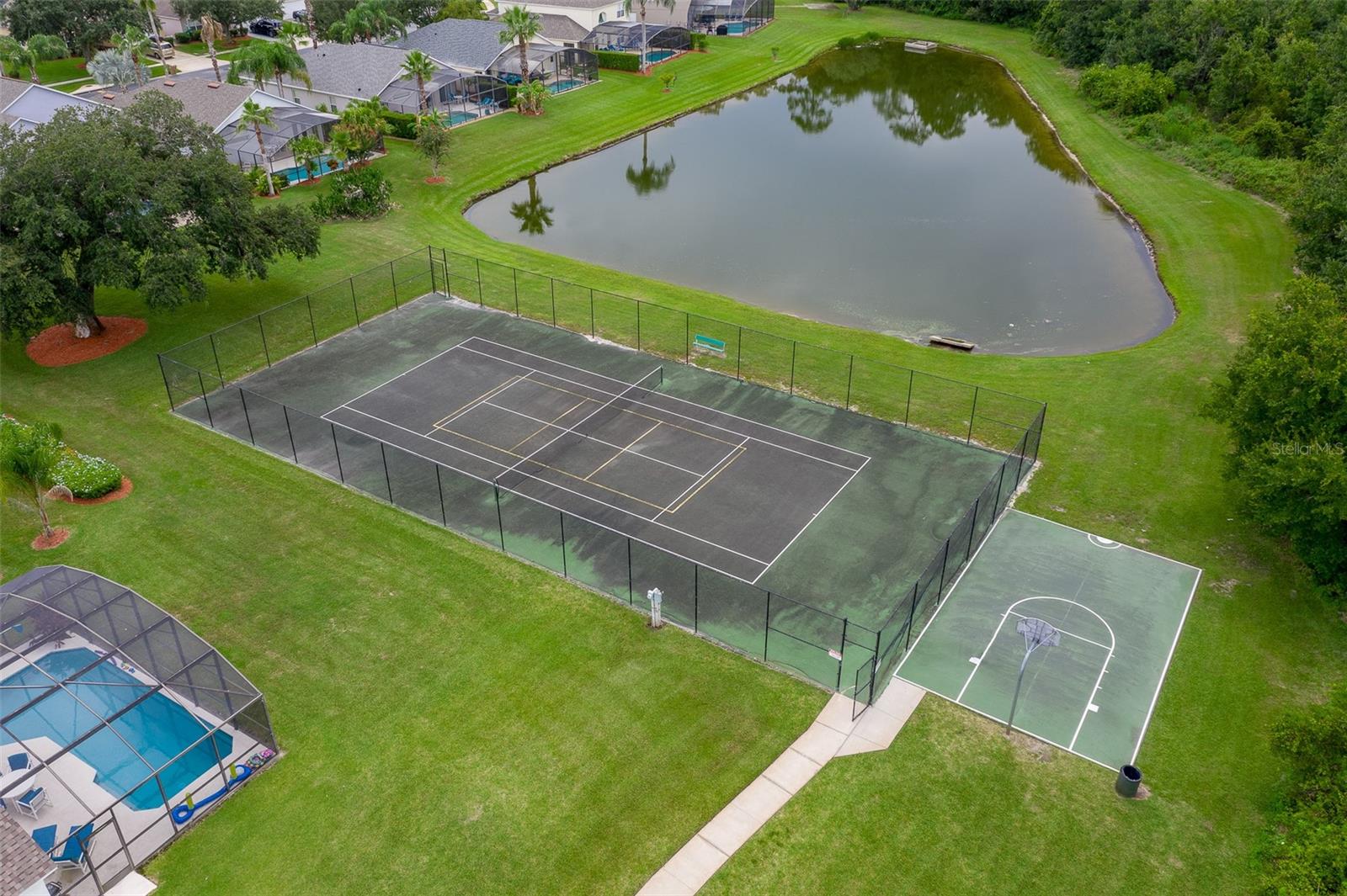 LAKE BERKLEY RESIDENCE - Residential