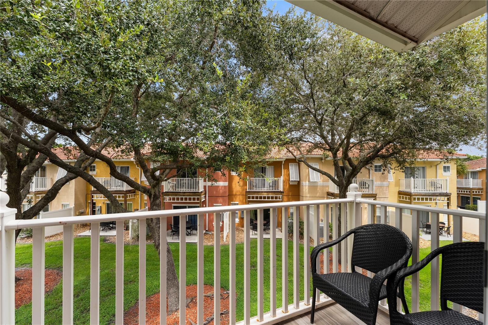 LAKE BERKLEY RESIDENCE - Residential