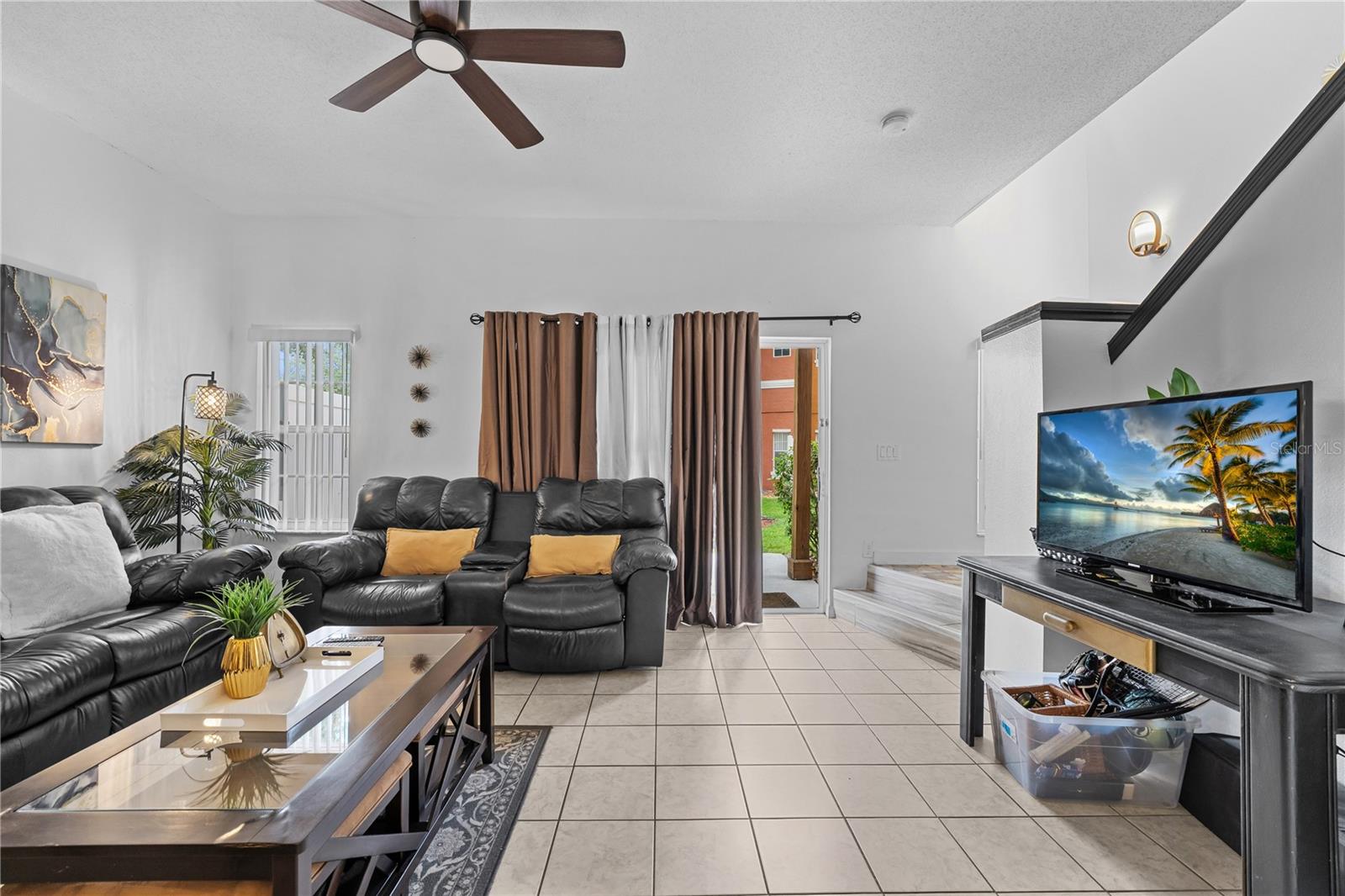 LAKE BERKLEY RESIDENCE - Residential