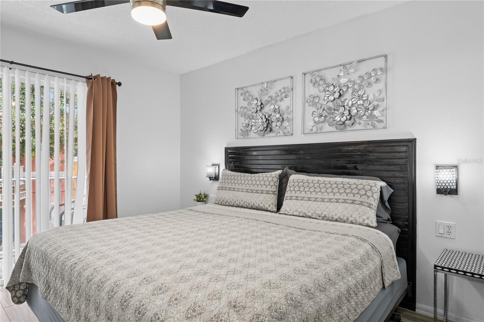 LAKE BERKLEY RESIDENCE - Residential