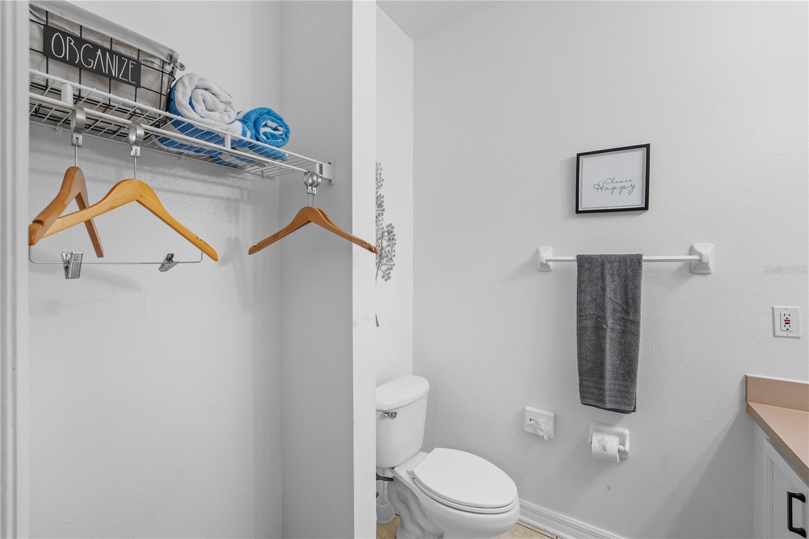 LAKE BERKLEY RESIDENCE - Residential