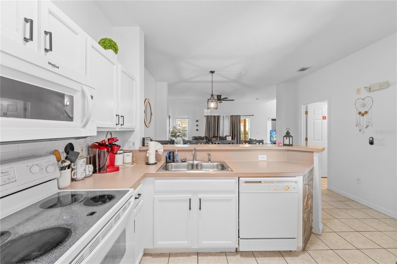 LAKE BERKLEY RESIDENCE - Residential