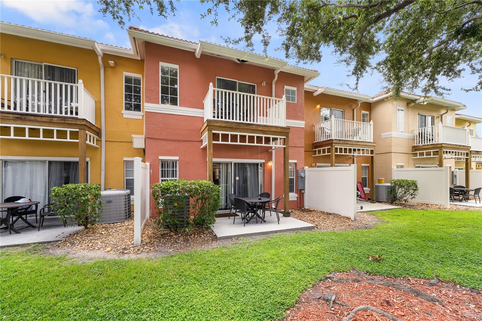 LAKE BERKLEY RESIDENCE - Residential