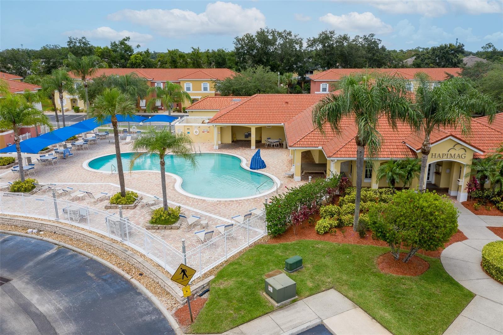 LAKE BERKLEY RESIDENCE - Residential