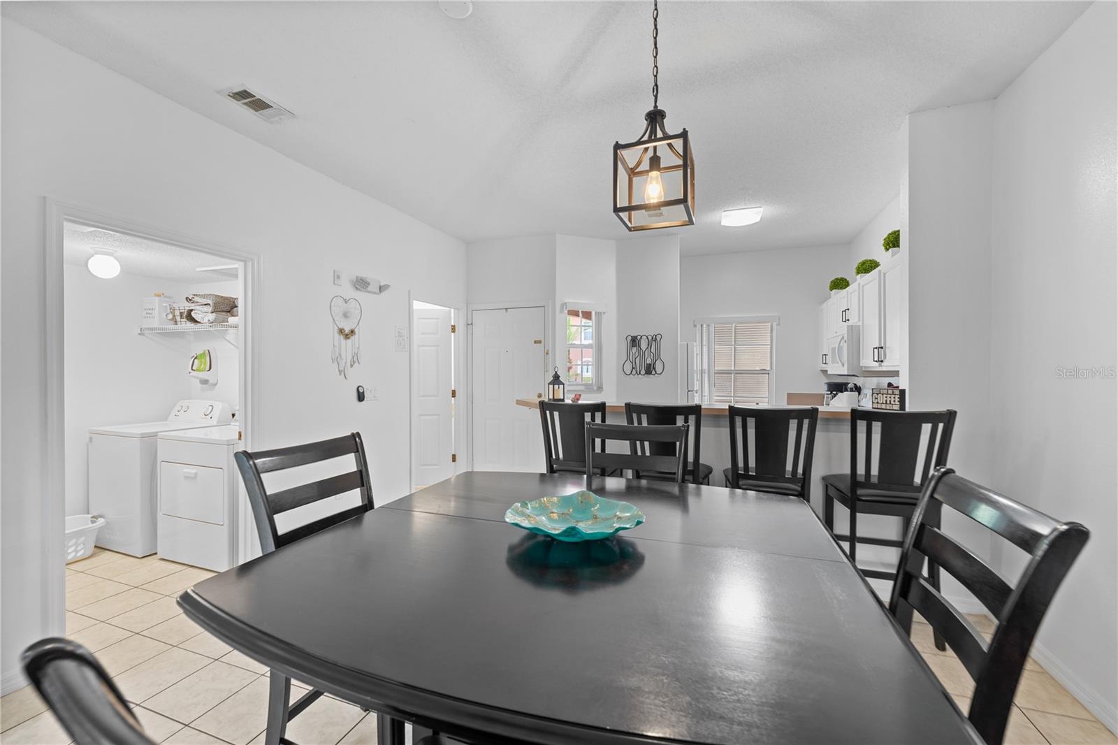 LAKE BERKLEY RESIDENCE - Residential